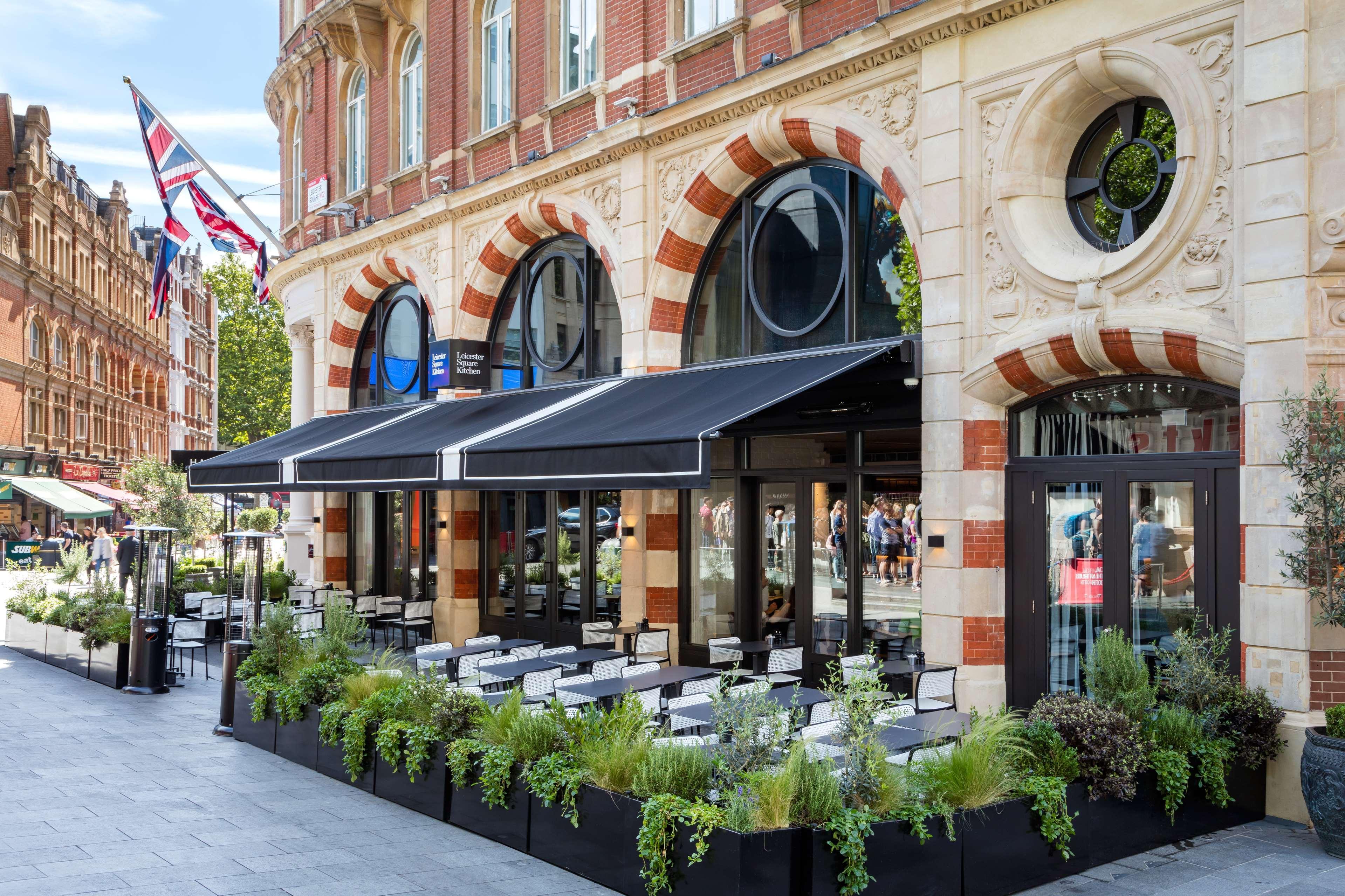 Radisson Blu Hotel, London Leicester Square - Formerly Hampshire Extérieur photo The Ivy, St John's Wood