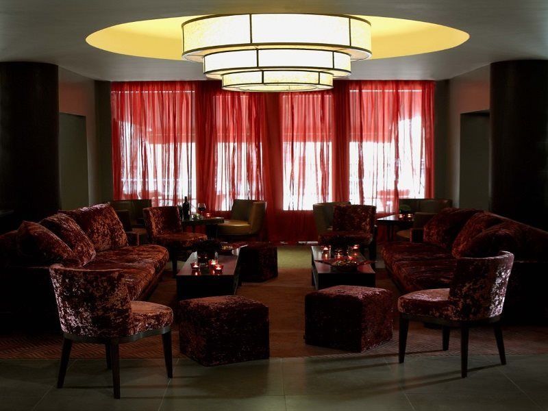 Radisson Blu Hotel, London Leicester Square - Formerly Hampshire Extérieur photo The interior of the bar